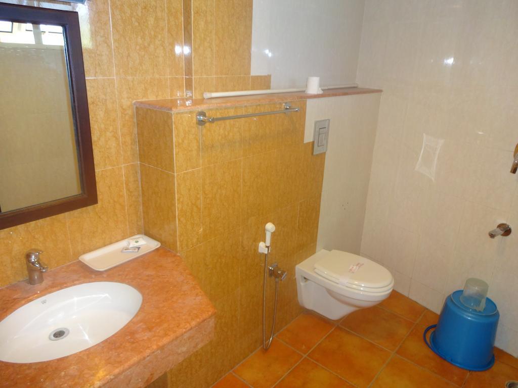 Hotel Geethu International Kovalam Dış mekan fotoğraf