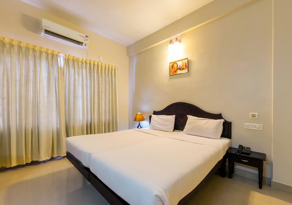Hotel Geethu International Kovalam Dış mekan fotoğraf