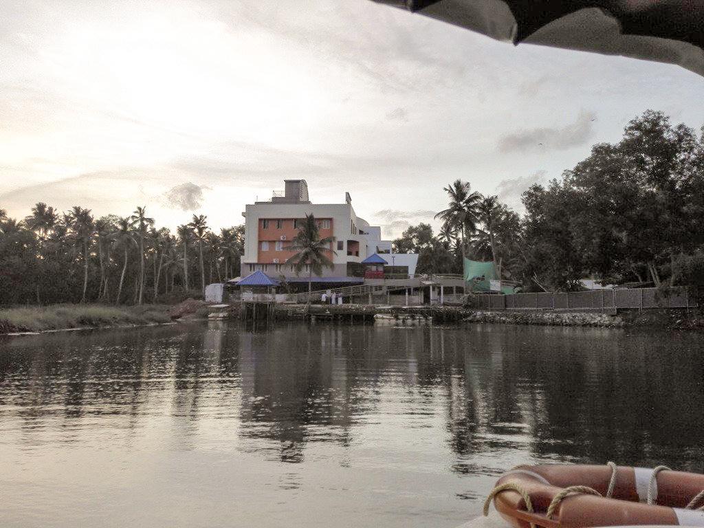 Hotel Geethu International Kovalam Dış mekan fotoğraf